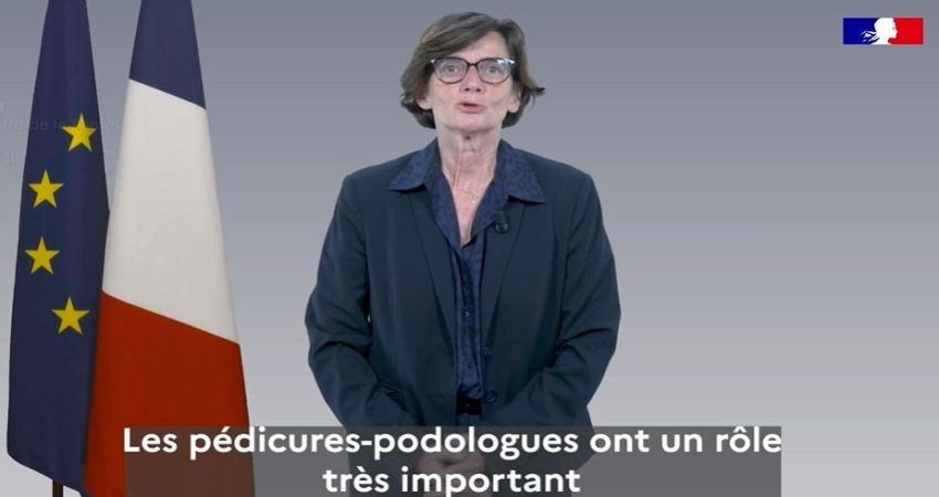 La ministre Agnès FIRMIN LE BODO s'adresse directement aux pédicures-podologues